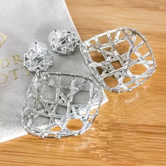 Kendra Scott Stud Earrings - Picture 3 of 3